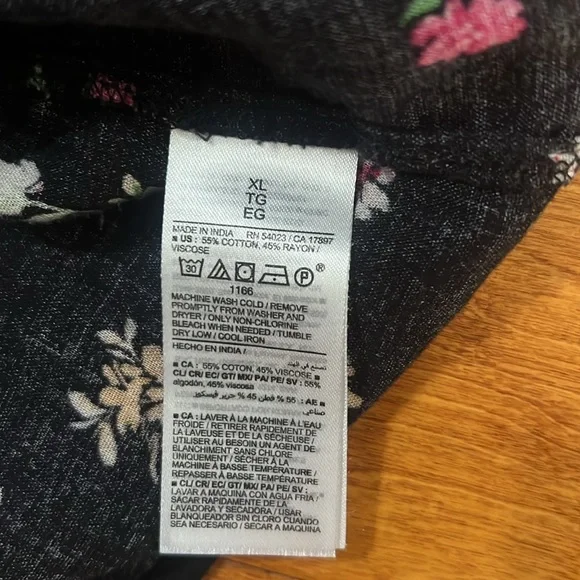 Old Navy Oversized Boxy Black Floral Blouse Size XL Casual Whimsigoth Fairy - Picture 8 of 9